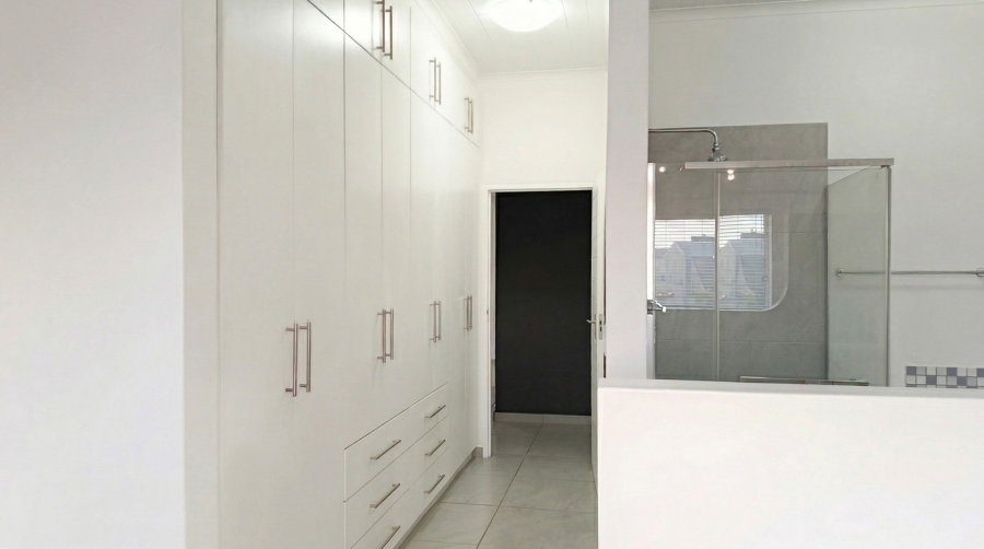 4 Bedroom Property for Sale in Oceanview Heights Western Cape